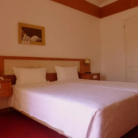 Hotel Albergaria Senhora Do Monte 3*