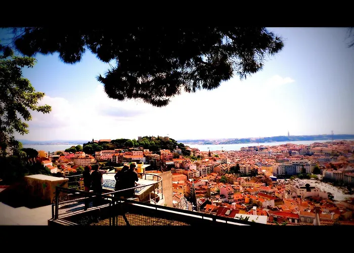 מלון Albergaria Senhora Do Monte ליסבון